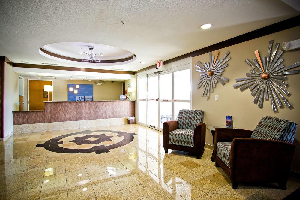 Holiday Inn Express Hotel And Suites Bastrop By Ihg Kültér fotó