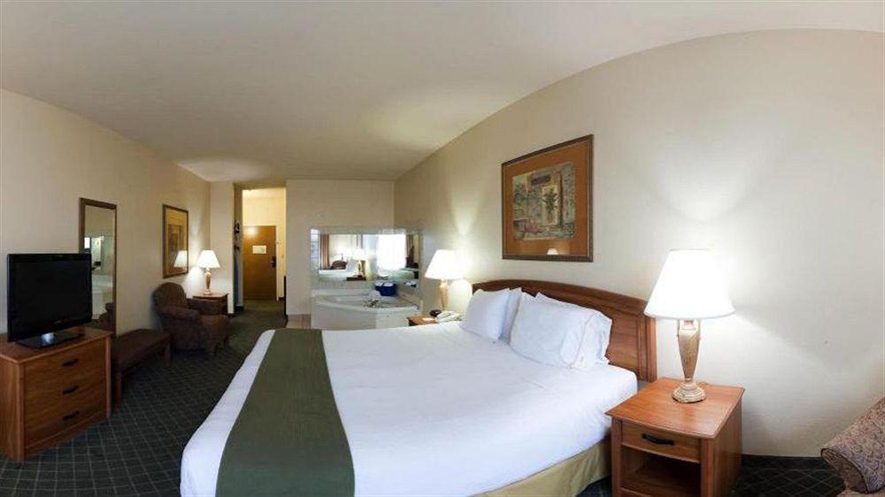 Holiday Inn Express Hotel And Suites Bastrop By Ihg Kültér fotó