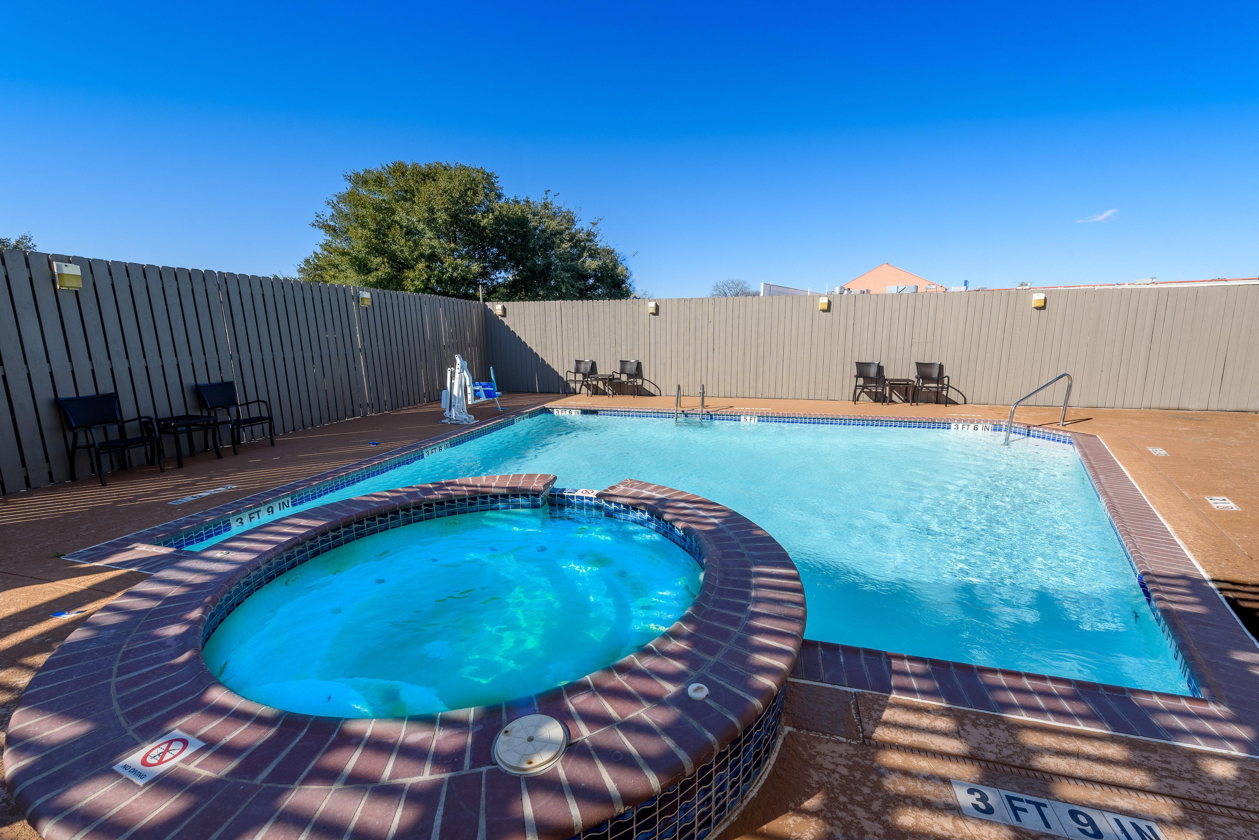 Holiday Inn Express Hotel And Suites Bastrop By Ihg Kültér fotó
