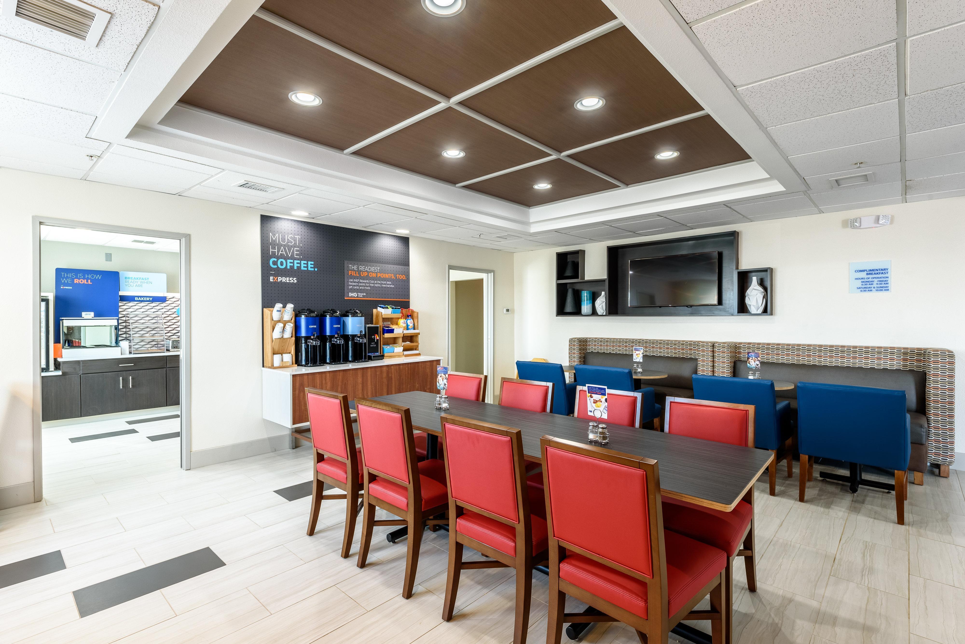 Holiday Inn Express Hotel And Suites Bastrop By Ihg Kültér fotó