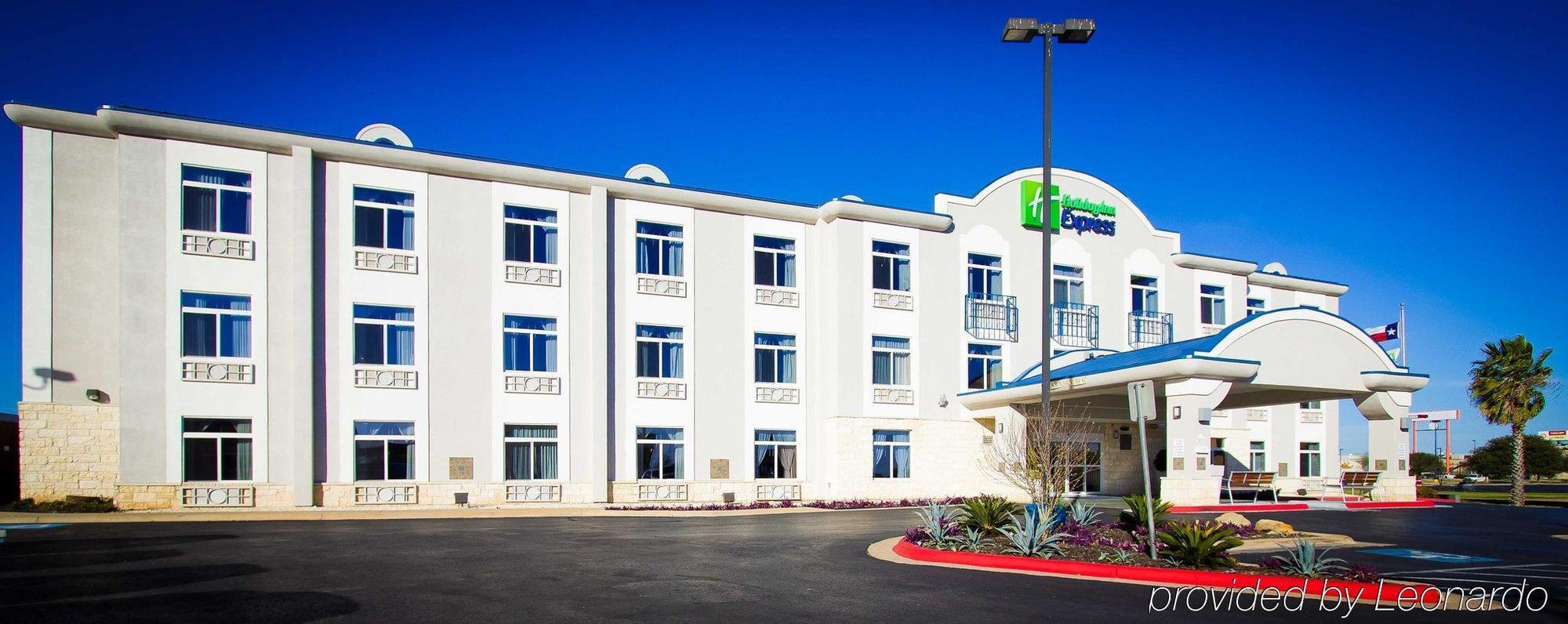Holiday Inn Express Hotel And Suites Bastrop By Ihg Kültér fotó