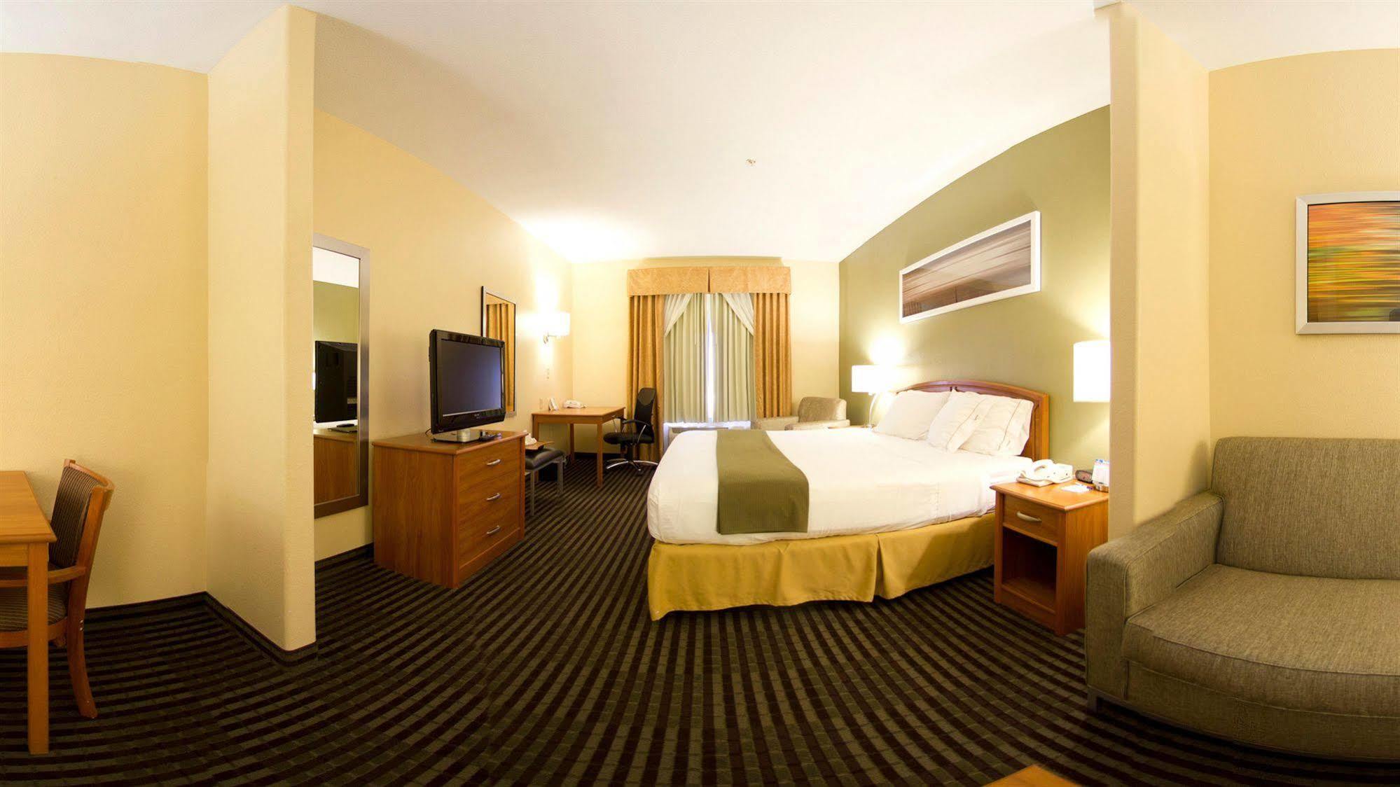 Holiday Inn Express Hotel And Suites Bastrop By Ihg Kültér fotó